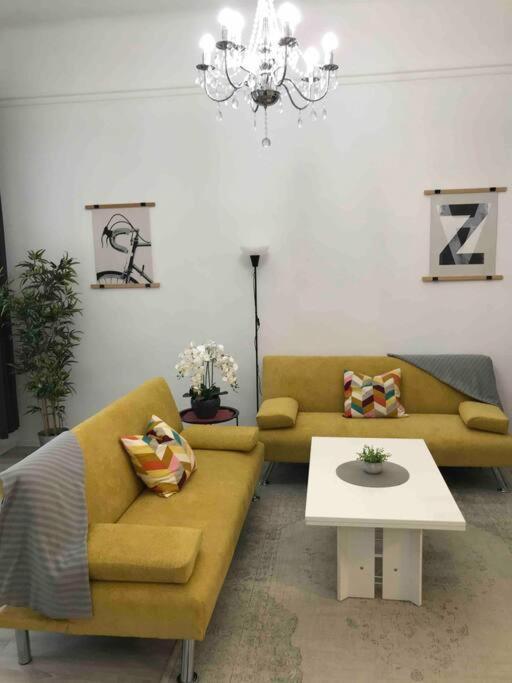 Perfect Location,Newly Decorated Modern, Large Place 60 M2, Really Quiet So You Can Have A Good Night Sleep, Ac, Netflix, Smart Tv, High-Speed Internet, World Famous New York Cafe Only 10 Minutes Walk Budapeste Exterior foto