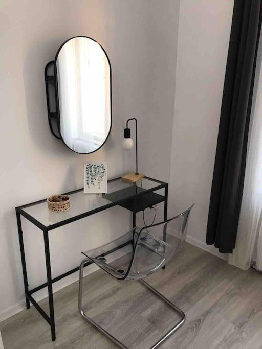 Perfect Location,Newly Decorated Modern, Large Place 60 M2, Really Quiet So You Can Have A Good Night Sleep, Ac, Netflix, Smart Tv, High-Speed Internet, World Famous New York Cafe Only 10 Minutes Walk Budapeste Exterior foto