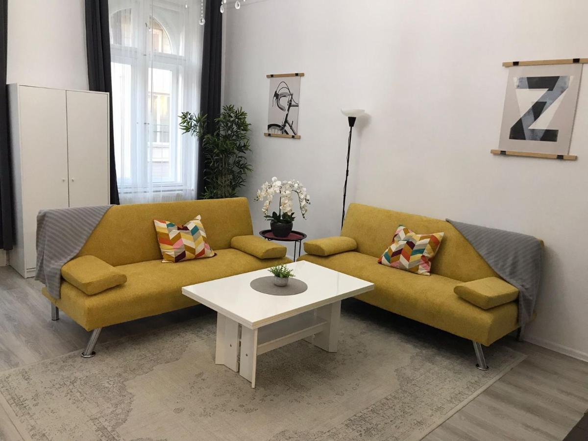 Perfect Location,Newly Decorated Modern, Large Place 60 M2, Really Quiet So You Can Have A Good Night Sleep, Ac, Netflix, Smart Tv, High-Speed Internet, World Famous New York Cafe Only 10 Minutes Walk Budapeste Exterior foto