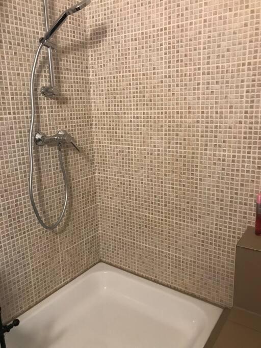 Perfect Location,Newly Decorated Modern, Large Place 60 M2, Really Quiet So You Can Have A Good Night Sleep, Ac, Netflix, Smart Tv, High-Speed Internet, World Famous New York Cafe Only 10 Minutes Walk Budapeste Exterior foto