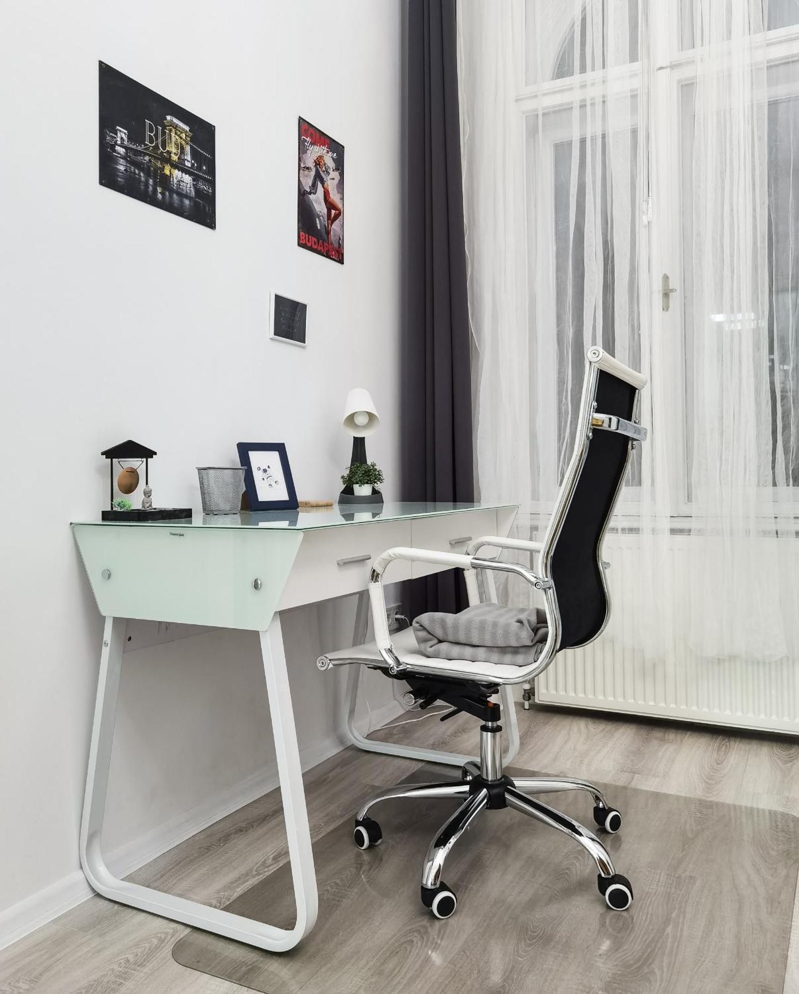 Perfect Location,Newly Decorated Modern, Large Place 60 M2, Really Quiet So You Can Have A Good Night Sleep, Ac, Netflix, Smart Tv, High-Speed Internet, World Famous New York Cafe Only 10 Minutes Walk Budapeste Exterior foto
