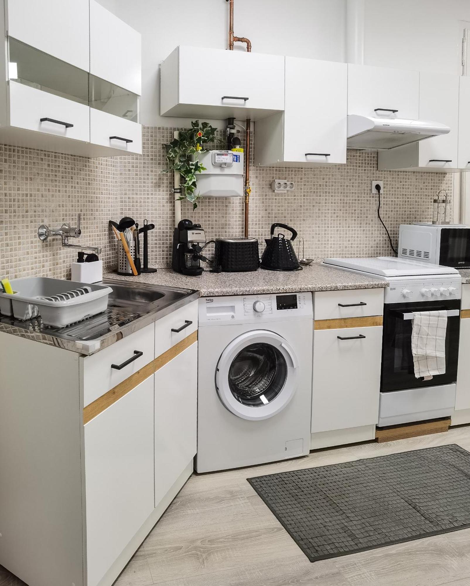 Perfect Location,Newly Decorated Modern, Large Place 60 M2, Really Quiet So You Can Have A Good Night Sleep, Ac, Netflix, Smart Tv, High-Speed Internet, World Famous New York Cafe Only 10 Minutes Walk Budapeste Exterior foto