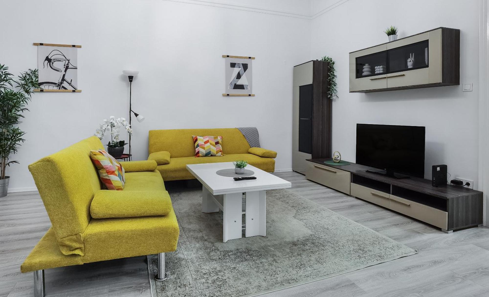 Perfect Location,Newly Decorated Modern, Large Place 60 M2, Really Quiet So You Can Have A Good Night Sleep, Ac, Netflix, Smart Tv, High-Speed Internet, World Famous New York Cafe Only 10 Minutes Walk Budapeste Exterior foto