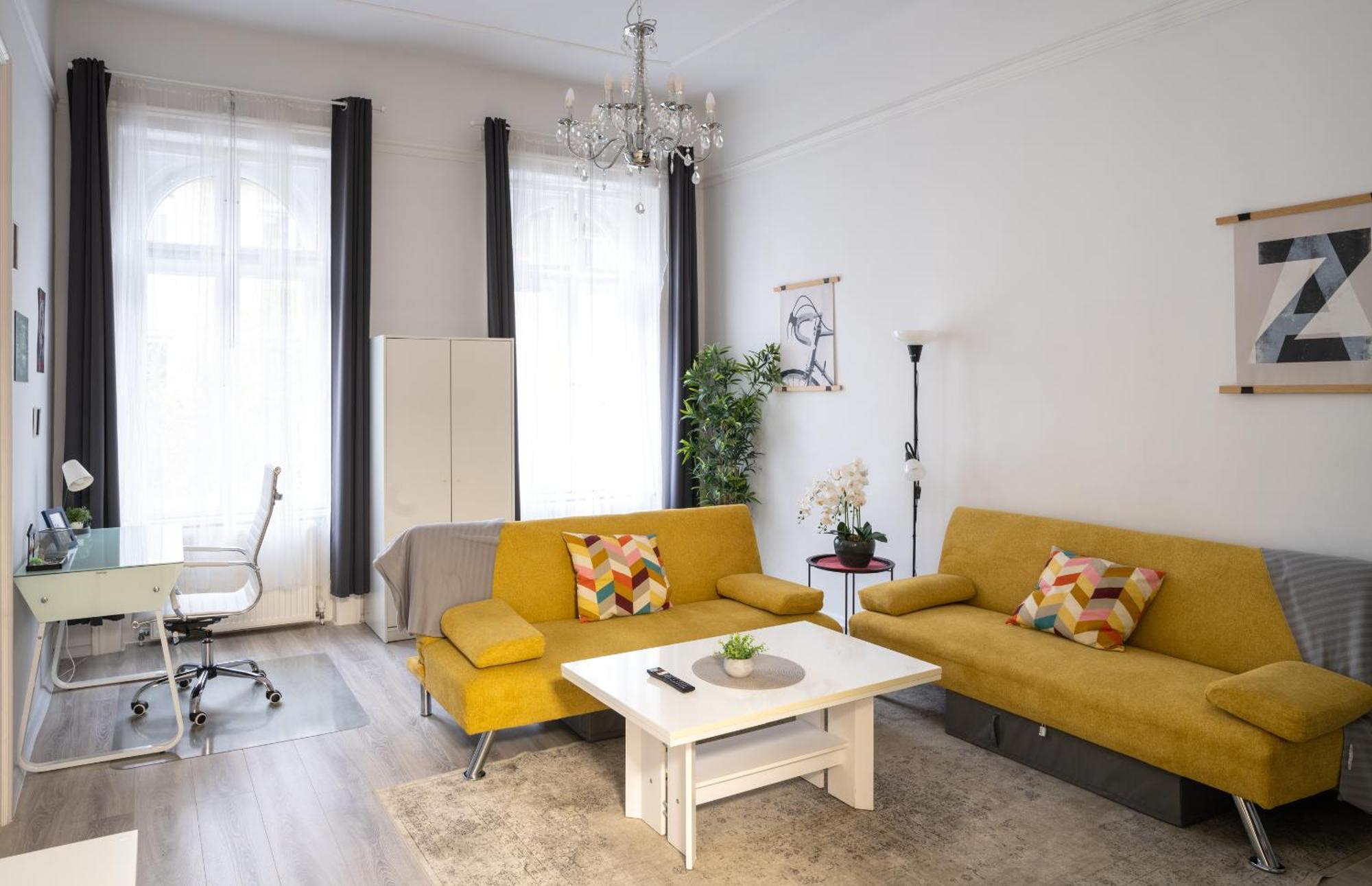 Perfect Location,Newly Decorated Modern, Large Place 60 M2, Really Quiet So You Can Have A Good Night Sleep, Ac, Netflix, Smart Tv, High-Speed Internet, World Famous New York Cafe Only 10 Minutes Walk Budapeste Exterior foto