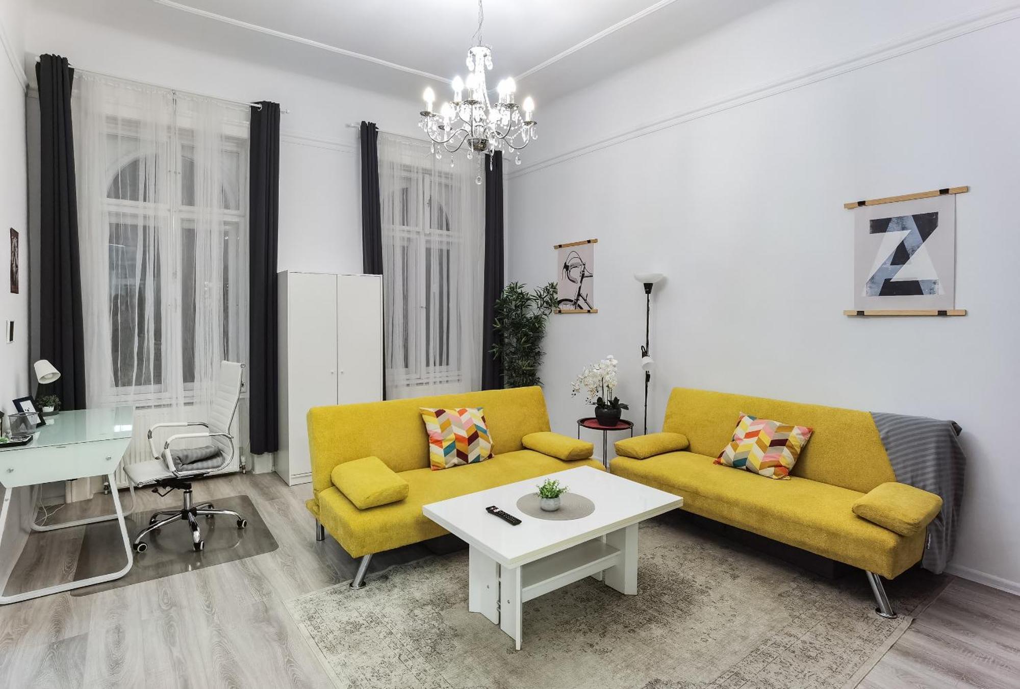 Perfect Location,Newly Decorated Modern, Large Place 60 M2, Really Quiet So You Can Have A Good Night Sleep, Ac, Netflix, Smart Tv, High-Speed Internet, World Famous New York Cafe Only 10 Minutes Walk Budapeste Exterior foto