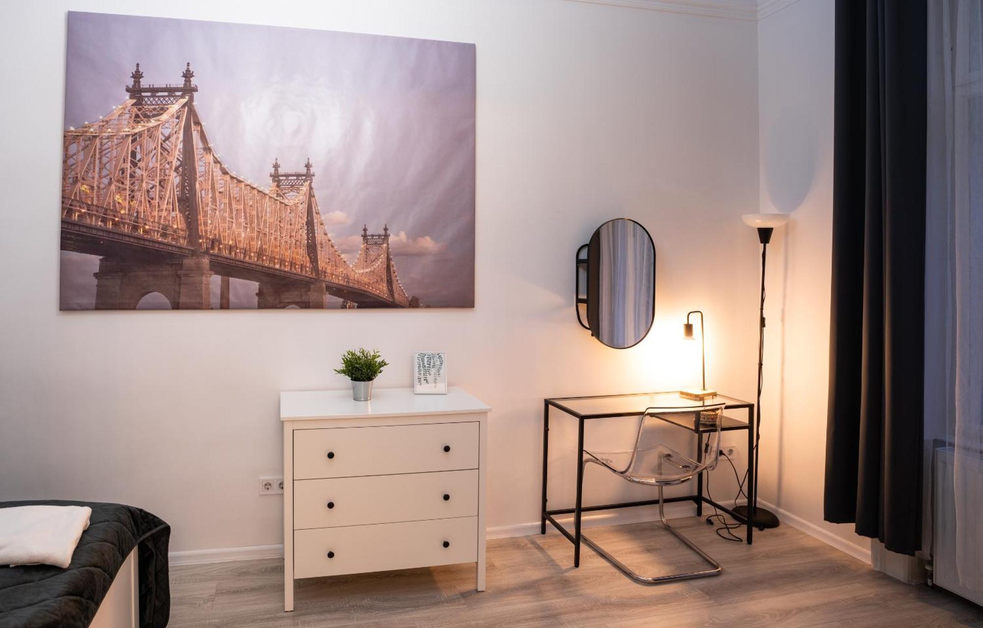 Perfect Location,Newly Decorated Modern, Large Place 60 M2, Really Quiet So You Can Have A Good Night Sleep, Ac, Netflix, Smart Tv, High-Speed Internet, World Famous New York Cafe Only 10 Minutes Walk Budapeste Exterior foto